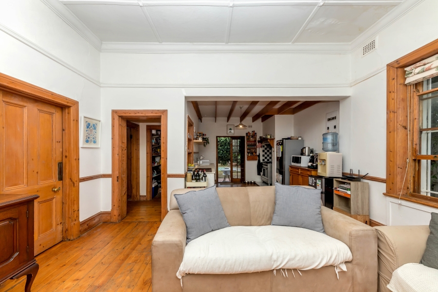 To Let 4 Bedroom Property for Rent in Vredehoek Western Cape